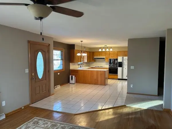 627 Southview DR, Marshall, MN 56258