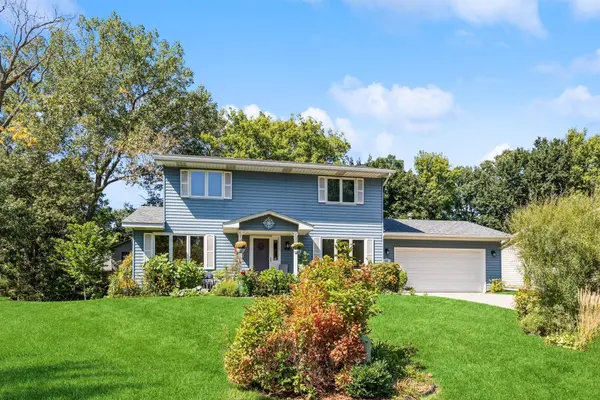 567 Lakewood DR S, Maplewood, MN 55119