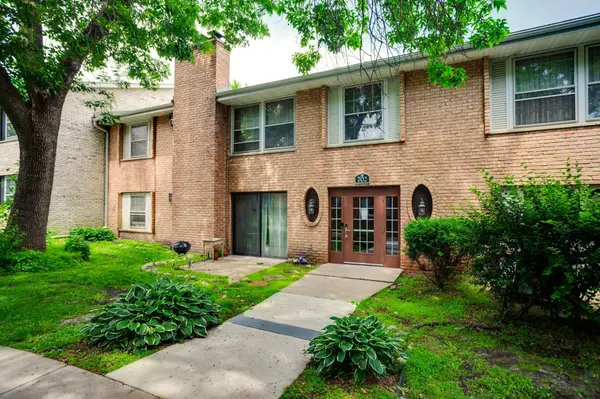 702 Old Settlers TRL #3, Hopkins, MN 55343