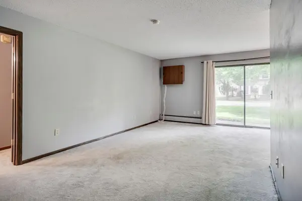 702 Old Settlers TRL #3, Hopkins, MN 55343