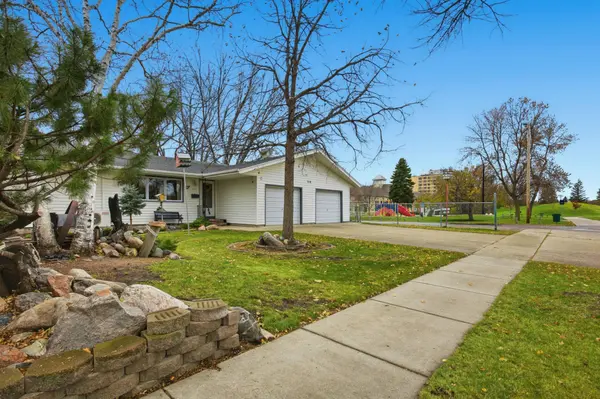 310 27th AVE N, Fargo, ND 58102