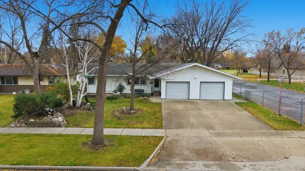 310 27th AVE N, Fargo, ND 58102