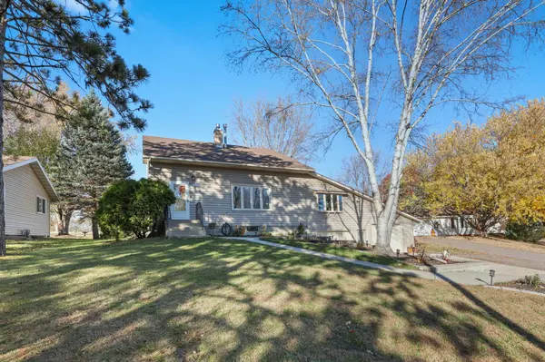 1 Skyview DR, Sauk Rapids, MN 56379
