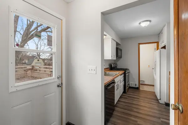 7624 Daleview DR, Brooklyn Park, MN 55443