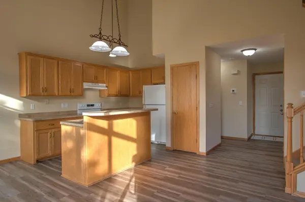 2185 Cleveland WAY S, Cambridge, MN 55008