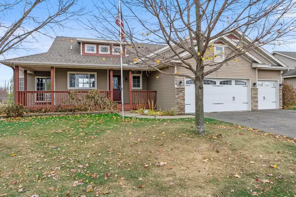 1824 Nixon ST S, Cambridge, MN 55008