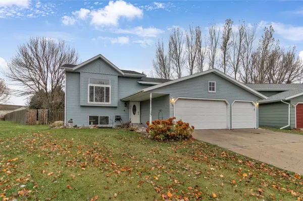 1242 32nd Street CIR S, Moorhead, MN 56560