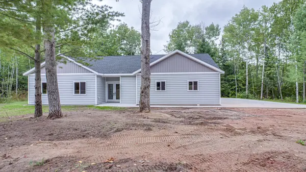113 N Birch Ln, Coleraine, MN 55722