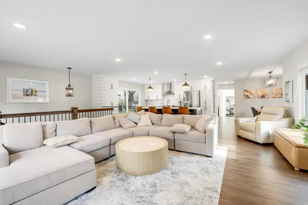 25/15 Waseca AVE, Tonka Bay, MN 55331