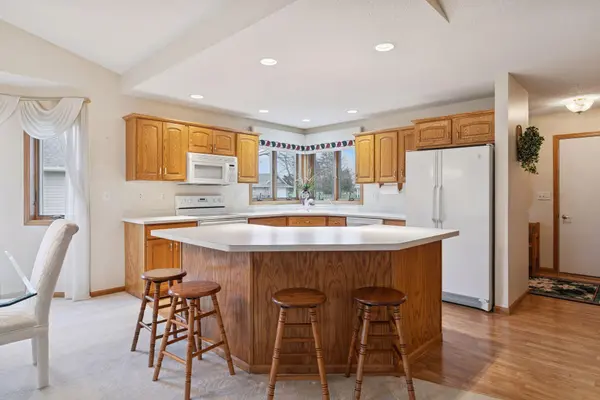 604 Cherrywood CT, Red Wing, MN 55066
