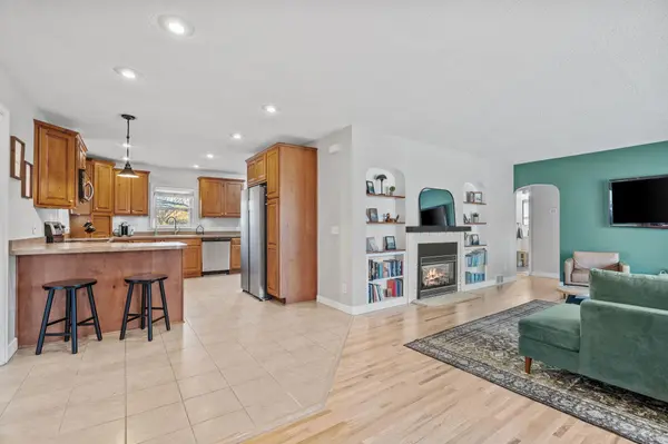 808 Stoughton AVE, Chaska, MN 55318
