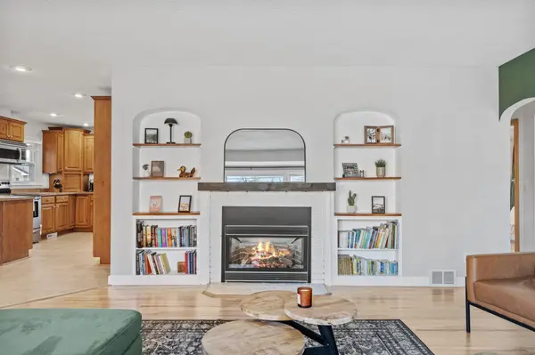 808 Stoughton AVE, Chaska, MN 55318
