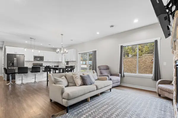 327 Larkspur LN, Cannon Falls, MN 55009
