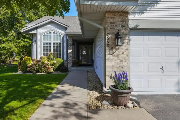 7680 Teal RD, Woodbury, MN 55125