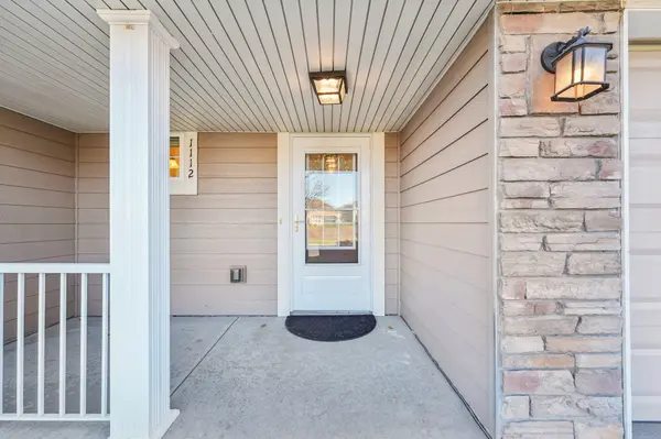 1112 Station TRL, Eagan, MN 55123