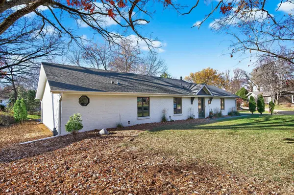 9612 Oak Ridge TRL, Minnetonka, MN 55305