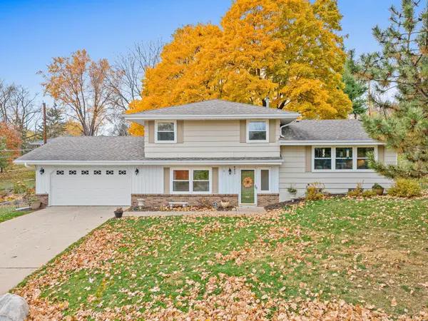 5233 Heritage Hills DR, Bloomington, MN 55437