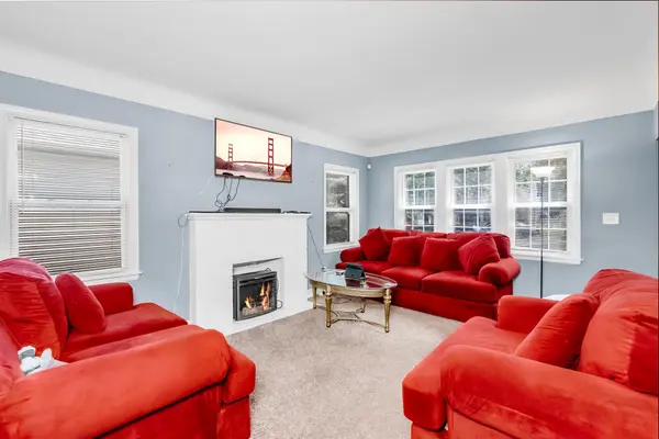 1803 Bush AVE E, Saint Paul, MN 55119