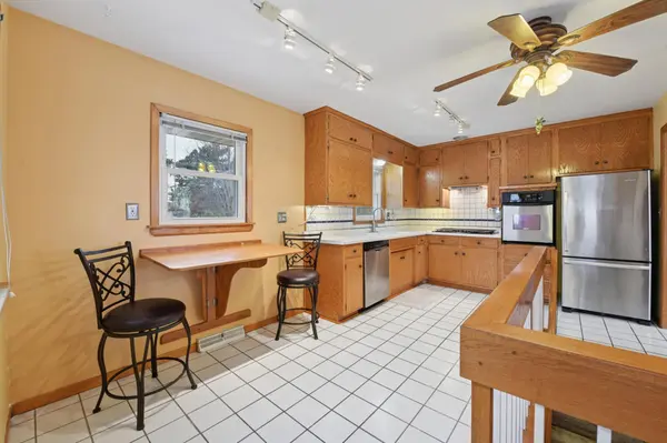 6938 Booth AVE, Inver Grove Heights, MN 55076