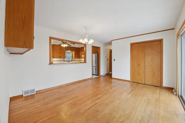 6938 Booth AVE, Inver Grove Heights, MN 55076