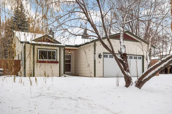 715 Liberty Heights DR, Chaska, MN 55318