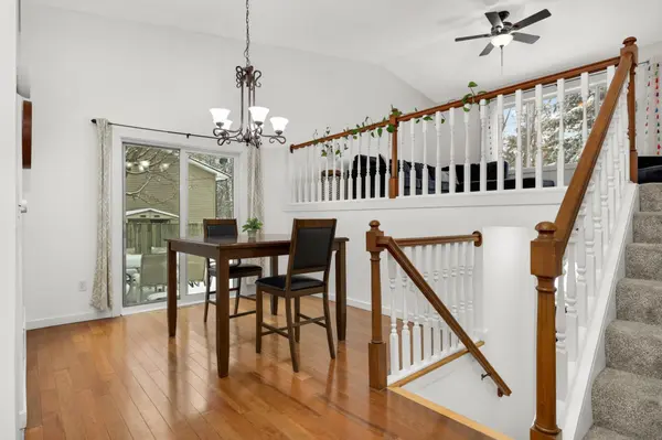 715 Liberty Heights DR, Chaska, MN 55318
