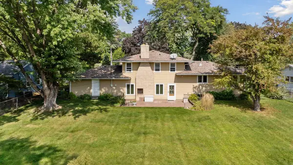 958 Woodlynn AVE, Roseville, MN 55113