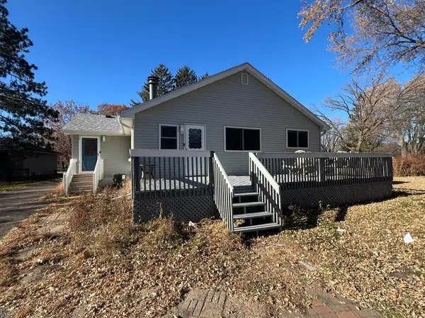 8461 Groveland RD, Mounds View, MN 55112