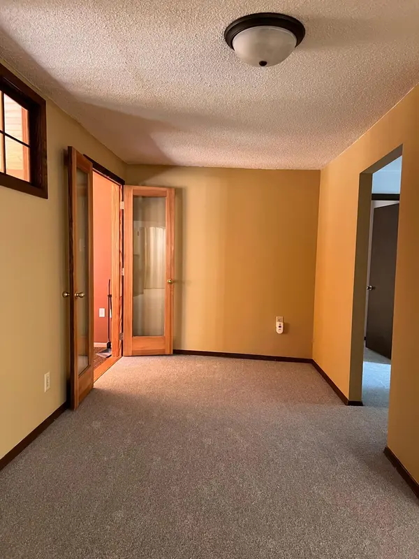 8461 Groveland RD, Mounds View, MN 55112