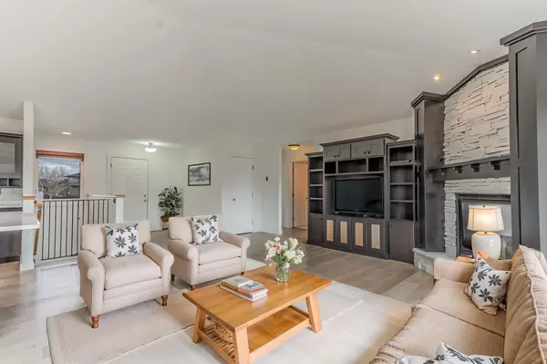 3463 Loberg DR, West Fargo, ND 58078