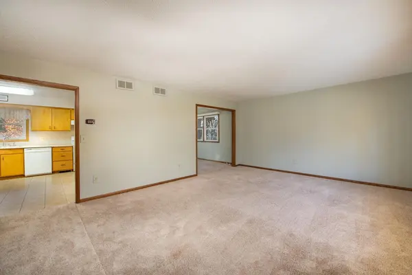 309 Viking DR, Mankato, MN 56001