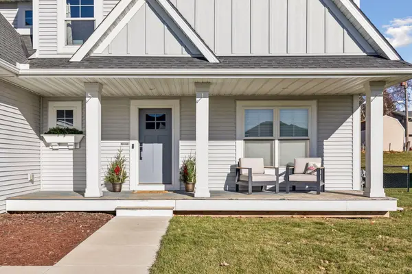 8555 197th ST W, Lakeville, MN 55044
