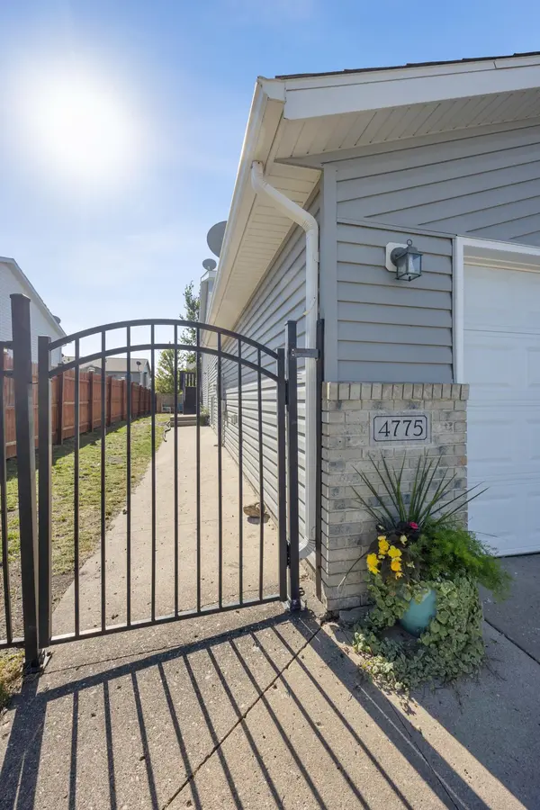 4775 Townsite PL S, Fargo, ND 58104