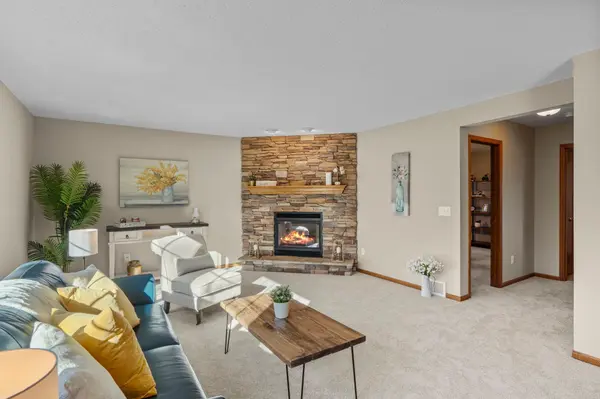 1160 Autumn DR, Woodbury, MN 55125