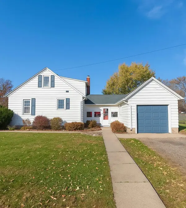 925 S Prairie ST, Lake City, MN 55041