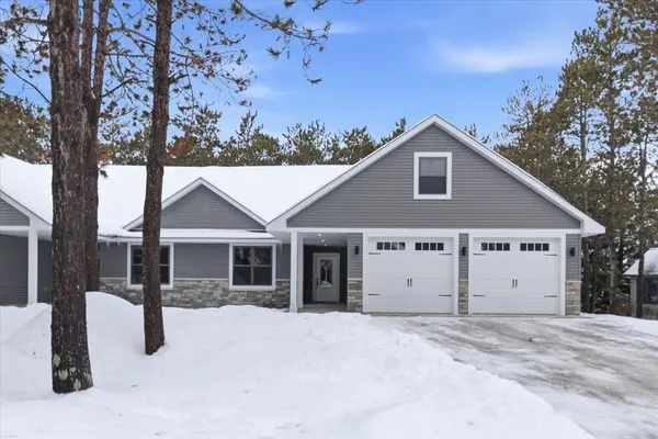 1789 Saint Andrews PL, New Richmond, WI 54017