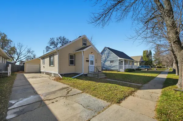 109 5th AVE W, West Fargo, ND 58078