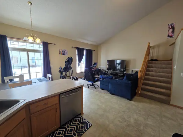 2155 Cleveland LN S, Cambridge, MN 55008