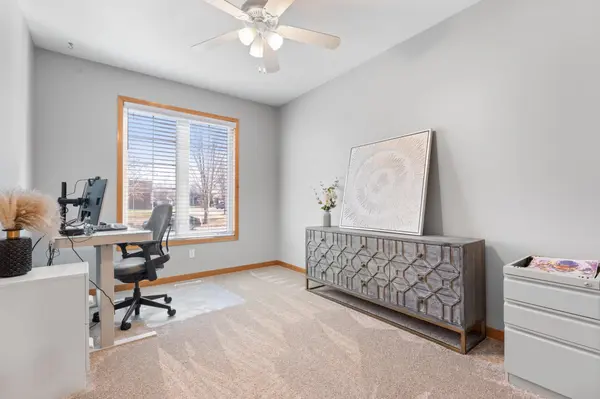 805 23rd St CIR NE, Kasson, MN 55944