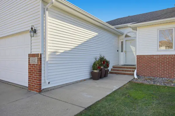 1102 46th AVE N, Fargo, ND 58102