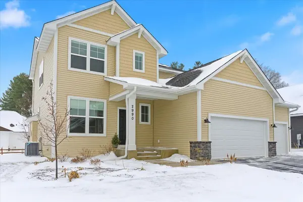 2990 Coventry CIR, River Falls, WI 54022