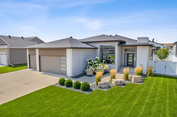 3676 Crimson LOOP S, Fargo, ND 58104