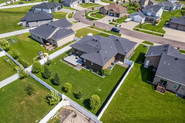 3676 Crimson LOOP S, Fargo, ND 58104