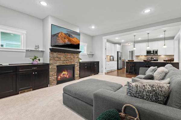 15563 Duck Trail LN, Apple Valley, MN 55124