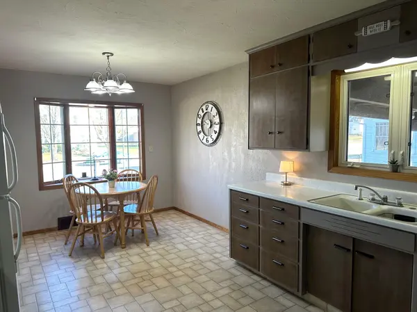 505 NW Bergen ST, Adams, MN 55909