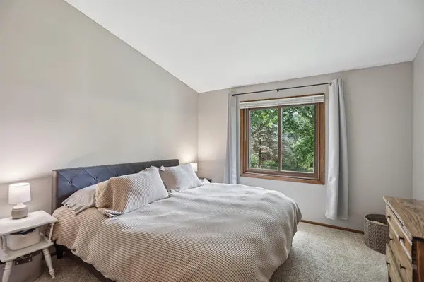 5860 Hodgson RD, Shoreview, MN 55126