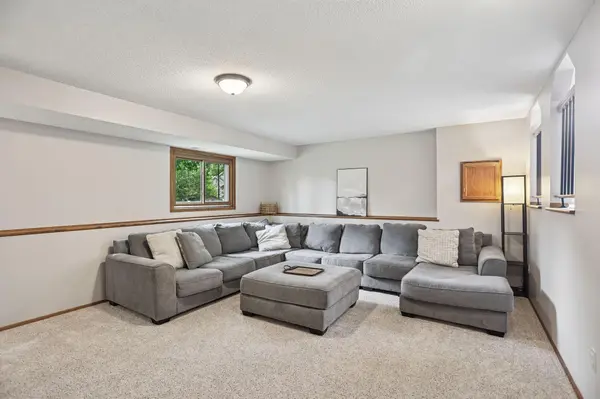 5860 Hodgson RD, Shoreview, MN 55126