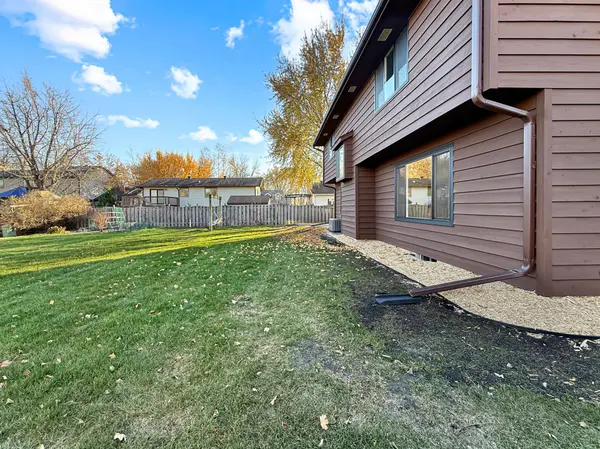2939 Maple ST N, Fargo, ND 58102
