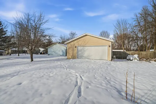 530 Nelson CT, Center City, MN 55012