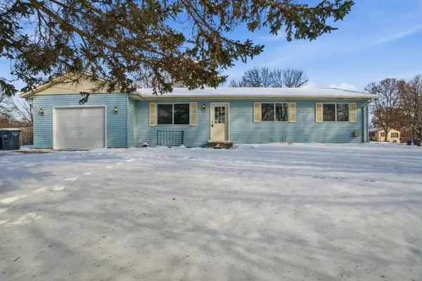 530 Nelson CT, Center City, MN 55012